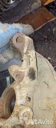 Левый поворотный кулак Ауди 80Б4