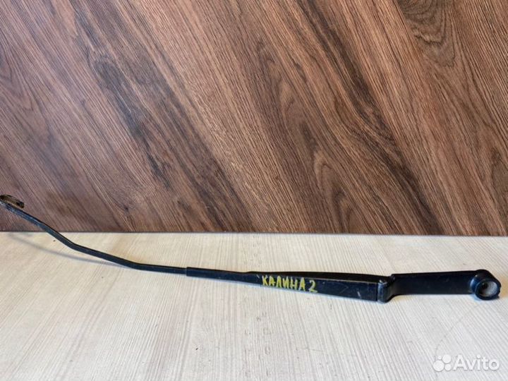 Поводок стеклоочистителя правый LADA Kalina