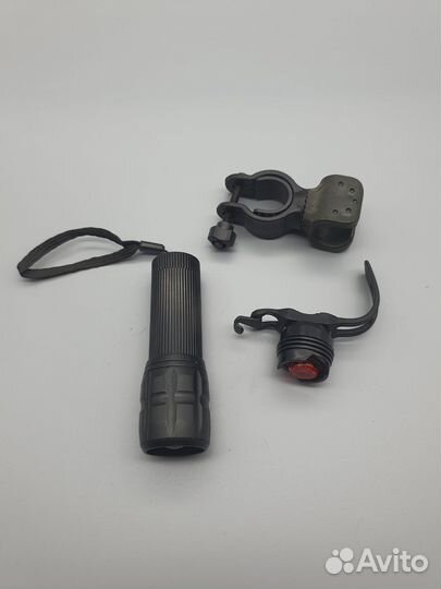 Фонарь с держателем для велосипеда новый
