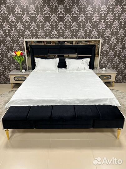 Спальный гарнитур