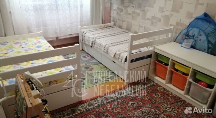 Кровать детская из массива