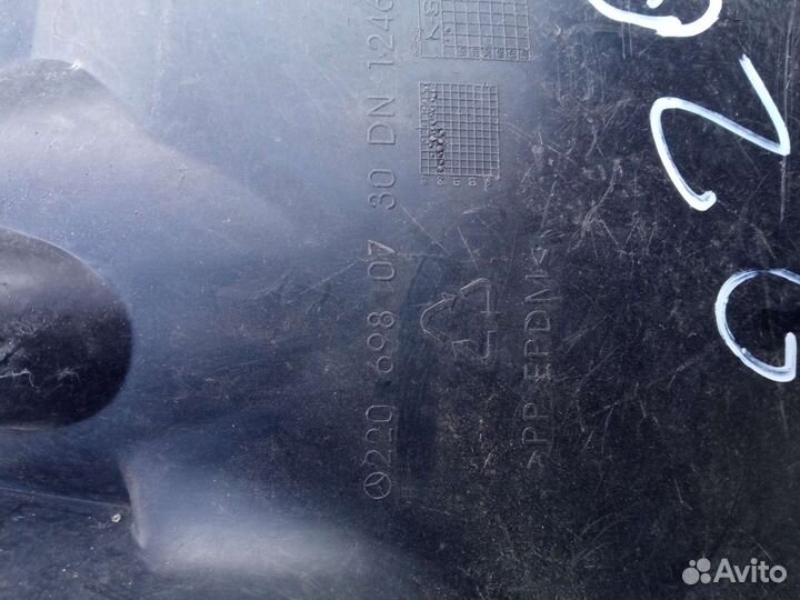 Mercedes w220 передний подкрылок