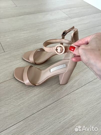 Босоножки Mango