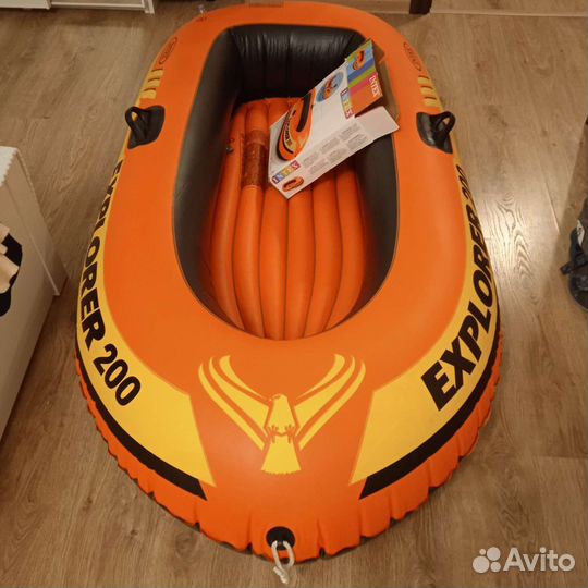 Надувная лодка intex