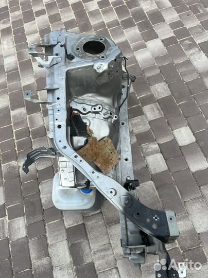 Четверть передняя правая lexus rx4