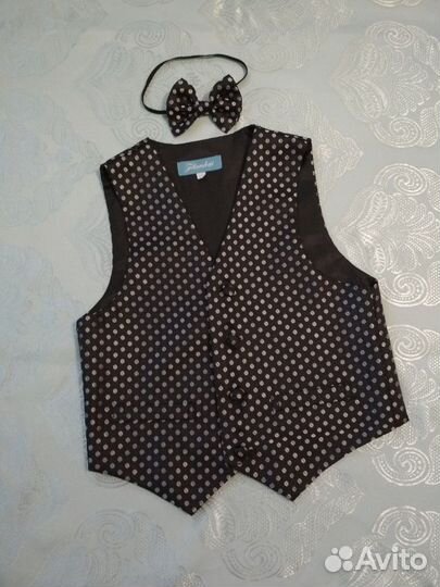 Жилет с бабочкой