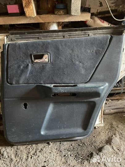 Задняя правая дверь audi 80 b3
