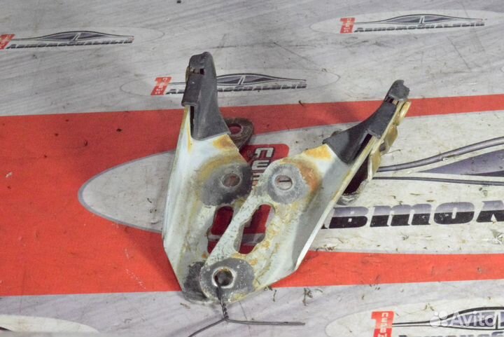 Петля капота c Honda HR-V GH1 D16A