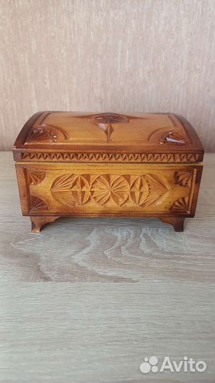 Шкатулка деревянная