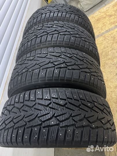 Nokian Tyres Hakkapeliitta 7 215/55 R16