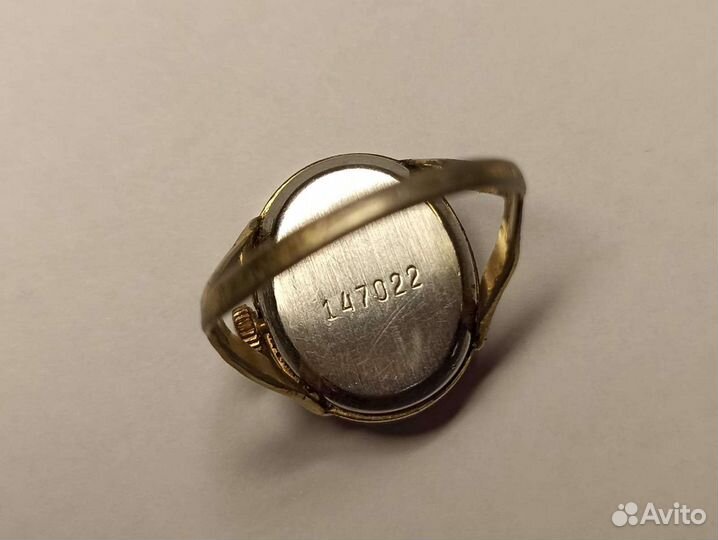 Часы-кольцо. Чайка. ссср. 17 камней