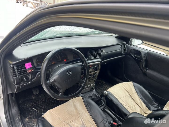 Opel Vectra 1.8 МТ, 1998, 274 000 км