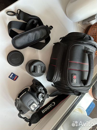 Зеркальный фотоаппарат Canon EOS 600D