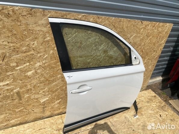 Дверь передняя правая Mitsubishi Outlander 3