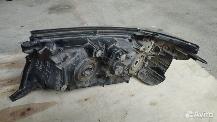 Фара левая Land Cruiser 200 2007-2012