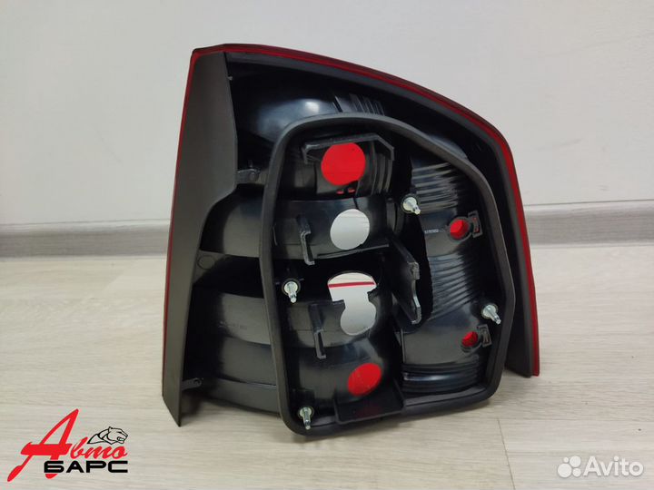 Фонарь левый правый Skoda Octavia A5 2008-2013