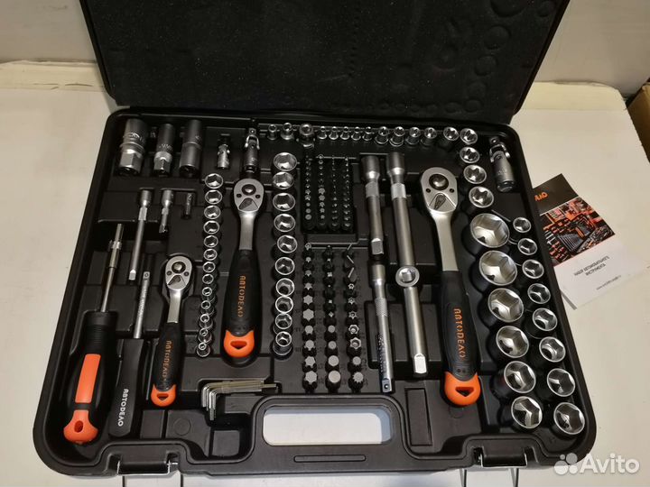 Набор инструментов для авто. 216 пр. 