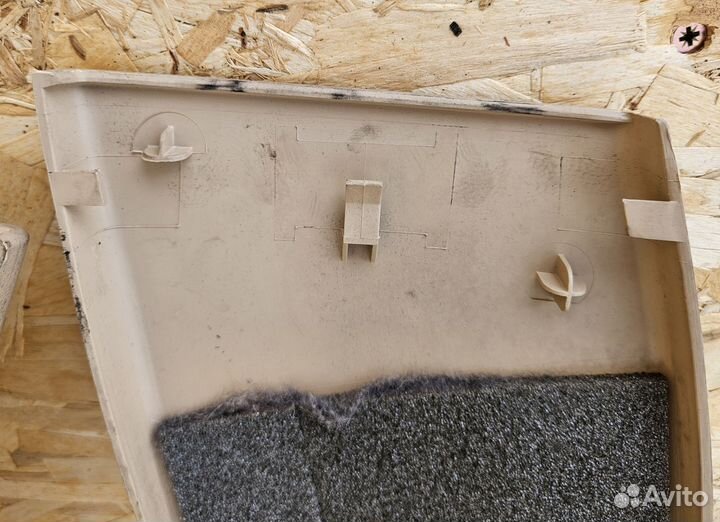 Обшивка стойки нижняя Е39 BMW