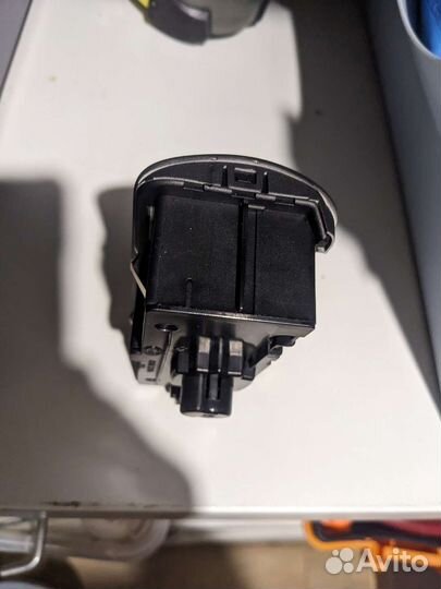 Блок управления светом volvo P3 30739412