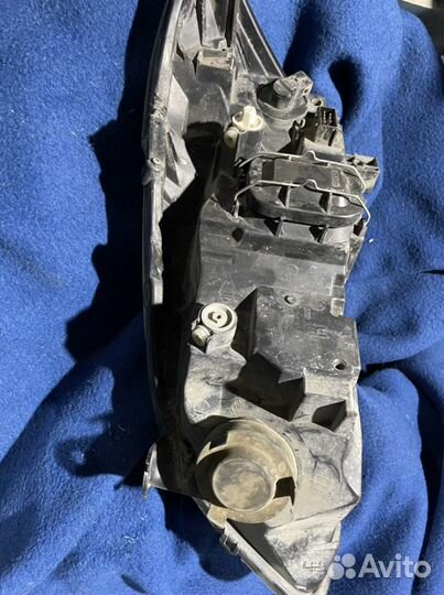 Фара правая Toyota Corolla E120 2003-2007 рестайл