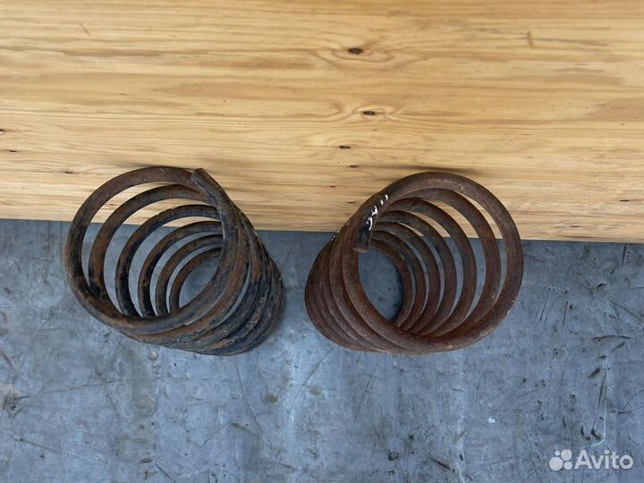 Пружины передние BMW E34