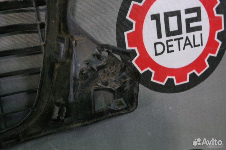 Решетка бампера центральная Renault Duster