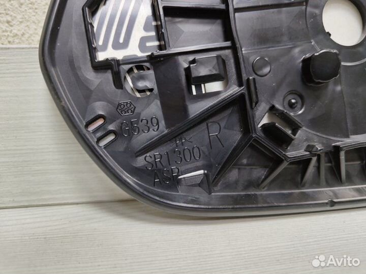 Зеркальный элемент правый Lexus Nx 2015