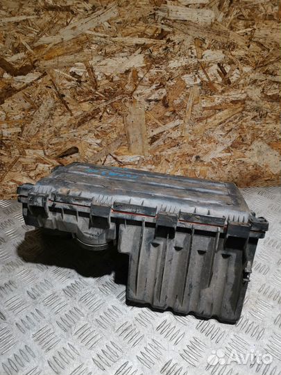 Корпус воздушного фильтра Skoda Fabia 2