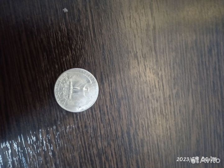 Монета liberty quarter dollar 1977