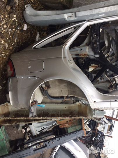 Крыло заднее priora хетчбэк с порогом
