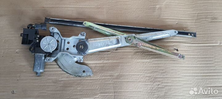 Стеклоподъёмник электр.пер. лев. Киа Карнивал-2 05