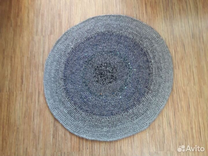 Коврик вязаный крючком d-80 см