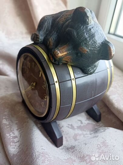 Медведь на бочке СССР Молния