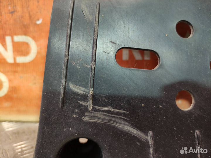 Защита рычага подвески задняя правая Genesis G70 1