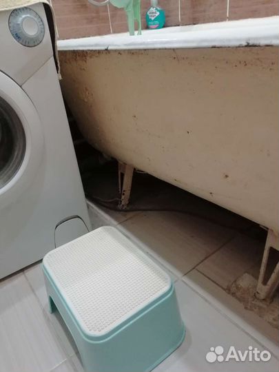 Табурет пластиковый, подставка для ног в ванную