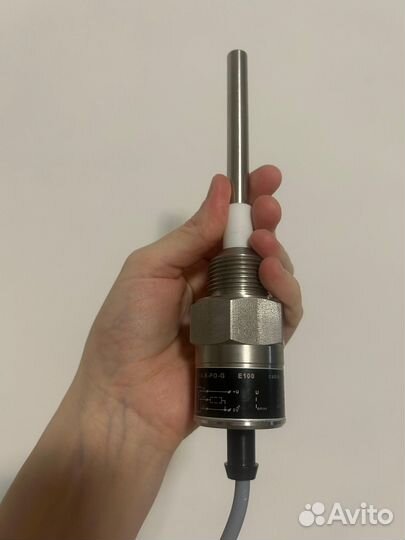 Емкостный датчик уровня DLS-27N-10-B-PO-G-E100