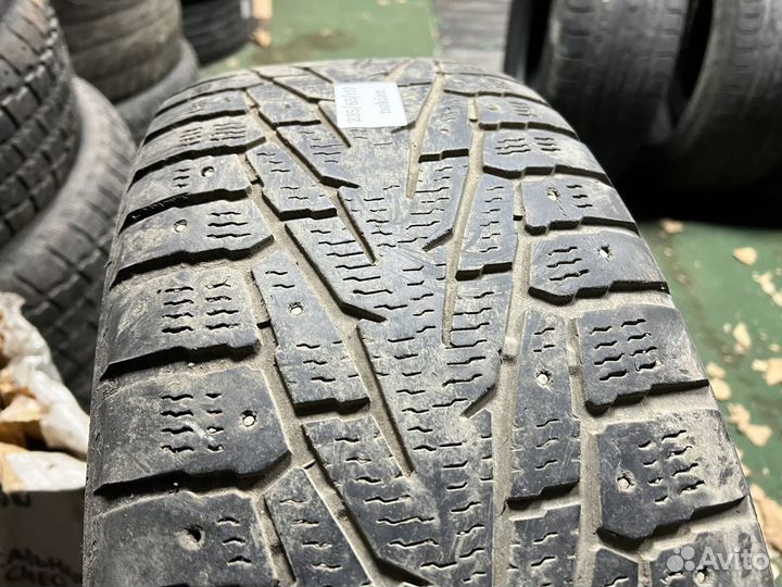 Nokian Tyres Hakkapeliitta 7 SUV 235/65 R17