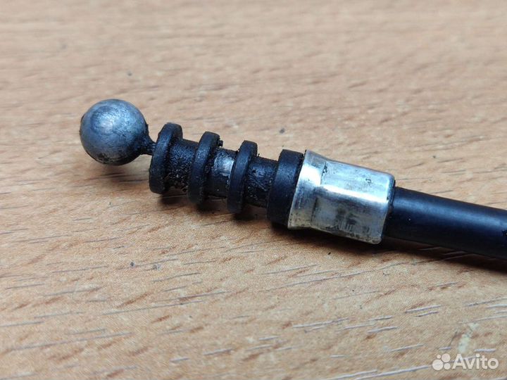 Тросик крышки багажника, Mazda 626 GD