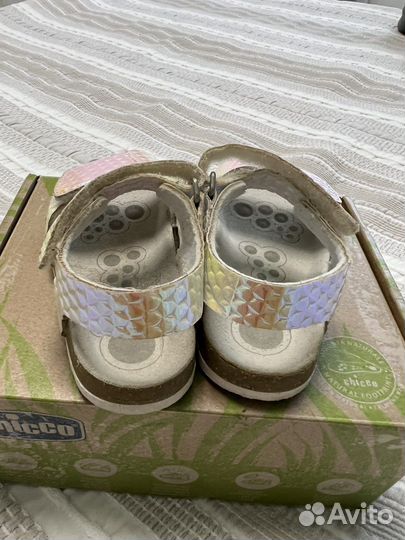 Сандали для девочки chicco