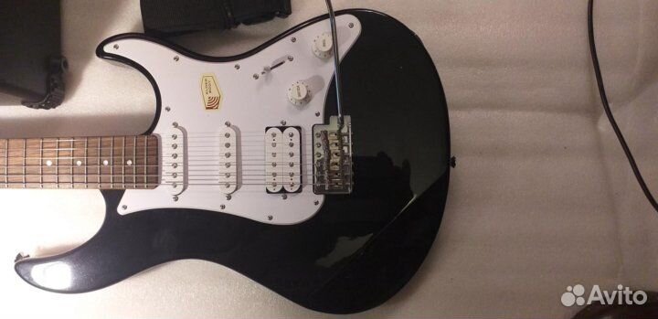 Гитарный набор гитаристу yamaha 112J комбик