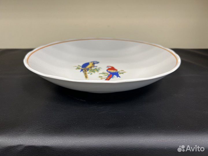 Тарелка Попугаи 28 см Добрушский фарфоровый завод