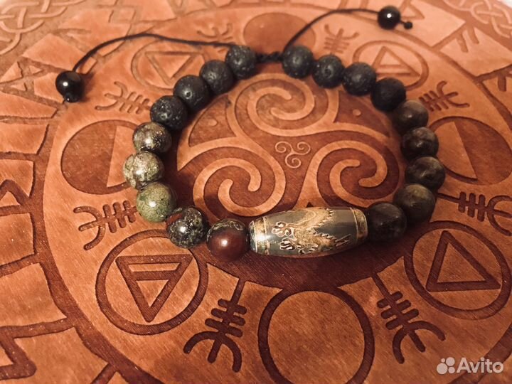 Браслет из натуральных камней с бусиной дзи