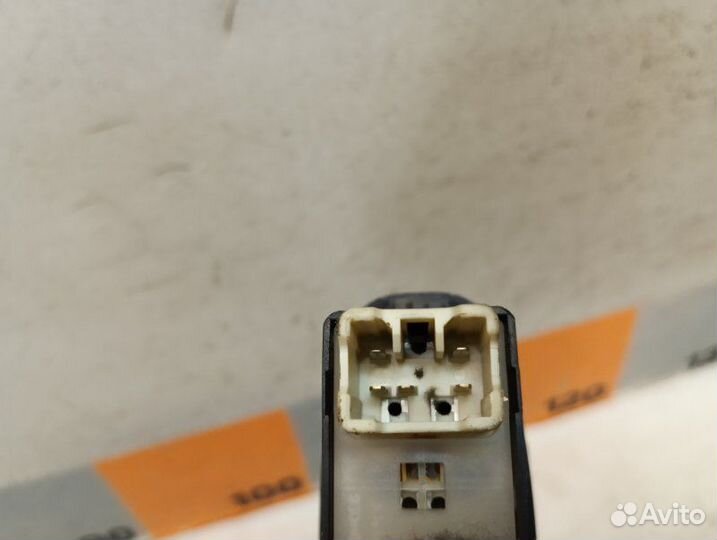 Кнопка стеклоподъемника Hyundai Accent LC 1.5 2002