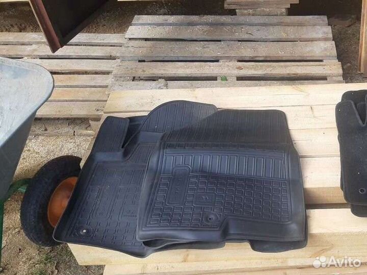 Автомобильные коврики резиновые