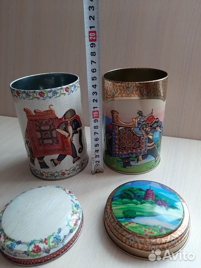 Металлическая банка для сыпучих продуктов 