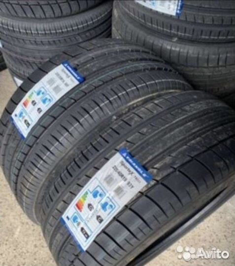Triangle Sports TH201 225/35 R20 и 255/30 R20 92Y