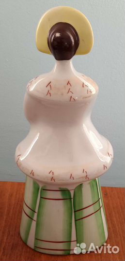 Статуэтка СССР Барышня с ведром