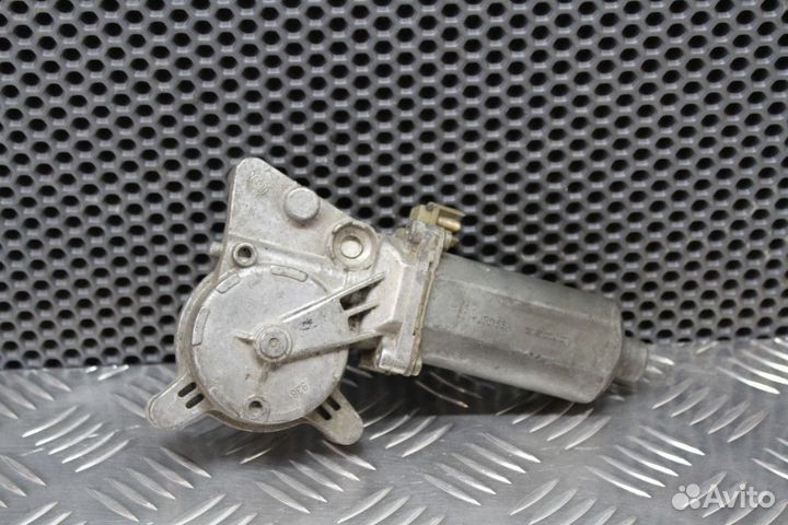 Моторчик стеклоподъемника Mercedes Benz W202