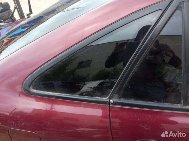 Стекло кузовное заднее правое Mitsubishi Galant 7