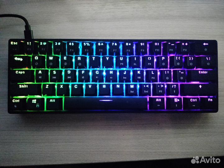 Игровая механическая клавиатура GK61